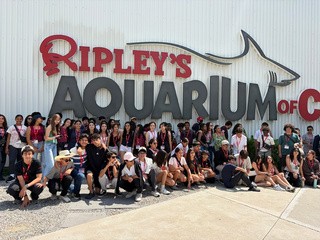 Grupo BIS en el Ripley's Aquarium de Canadá