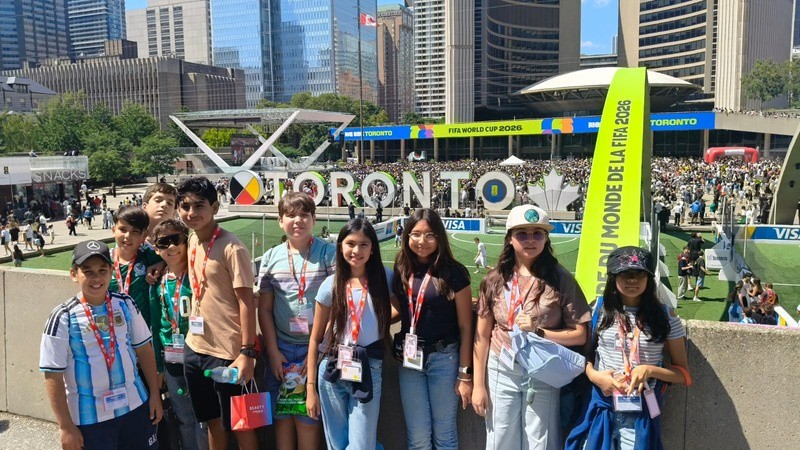 Grupo de estudiantes BIS en Toronto